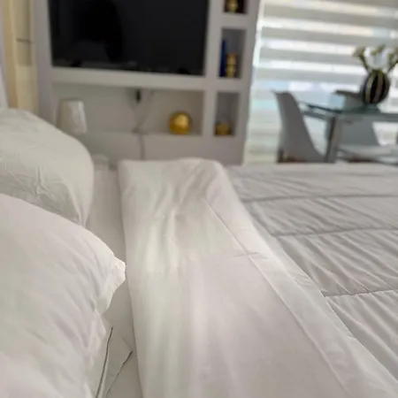 Sea La Vie Apartment *